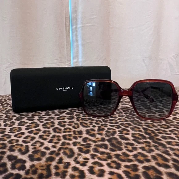 Vintage Givenchy Oversized Square Sunglasses Givenchy Vintage Oversized Square Black with Gold Trim  main image 3
